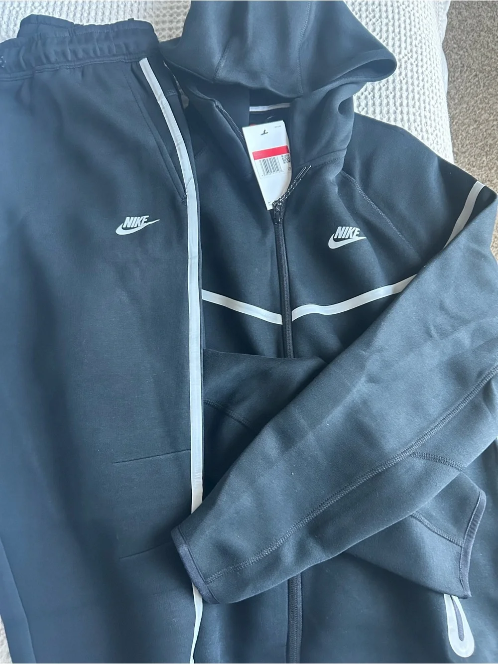 Nike Men's Black Nike Tech slim fit